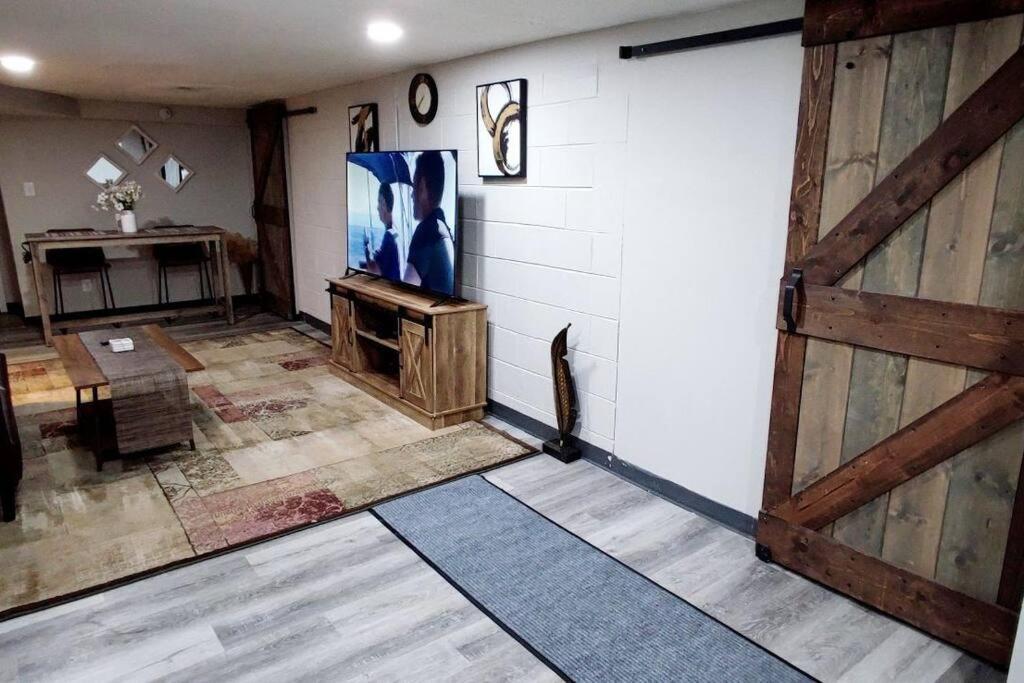 Spacious Suite Close To Downtown Indy/ King Bed Indianapolis Zewnętrze zdjęcie